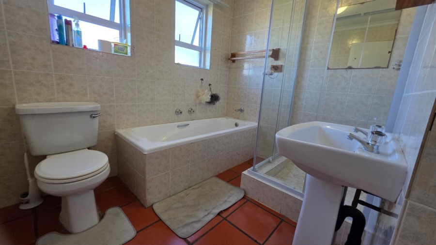 3 Bedroom Property for Sale in Denneoord Western Cape